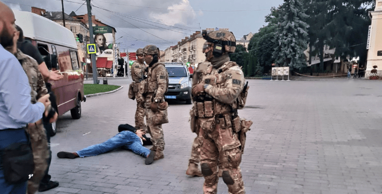 Минута славы для психопата