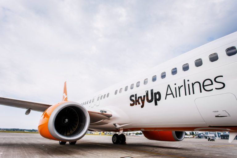 SkyUp продлевает рейсы из Запорожья в Киев до конца октября