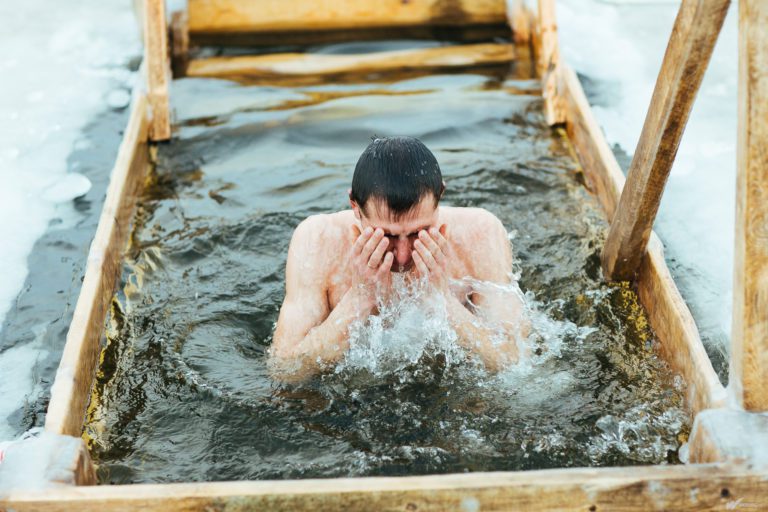 В Запорожской области запретили крещенские купания в открытых водоёмах