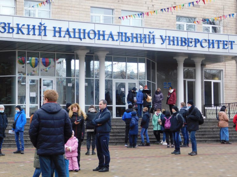 У ЗНУ провели олімпіади з математики й фізики для старшокласників Запоріжжя й області