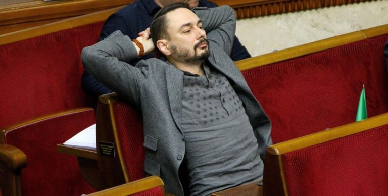 Обмежимо в правах нещеплених українців