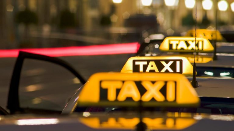 В Запорожье работает бесплатное такси для онкобольных пациентов