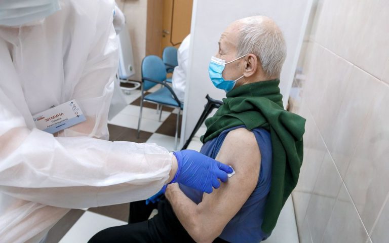 Вакцинация людей старше 65 лет