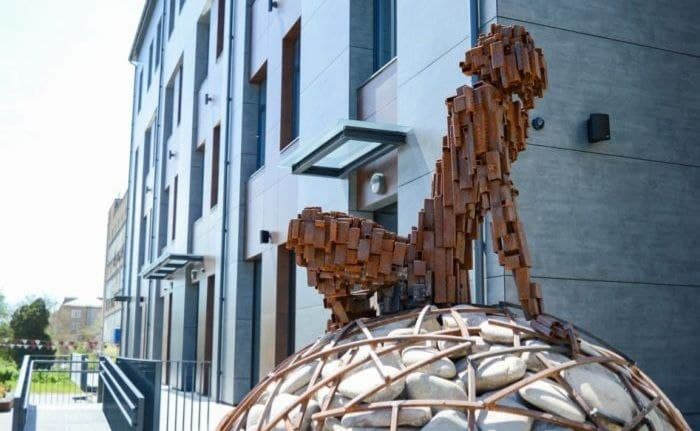 В Запорожье появилась новая необычная скульптура