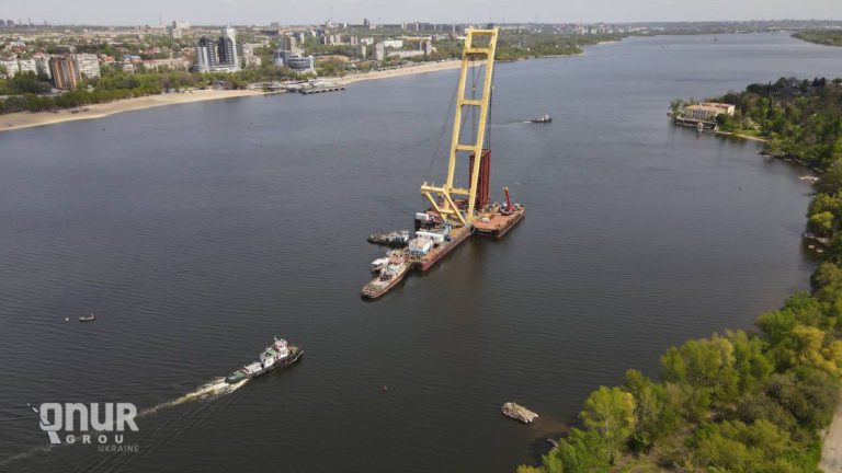 Будівництво мостів частково призупинено на декілька тижнів
