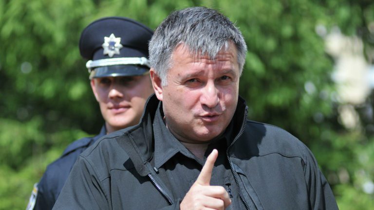 В политике выходных не бывает