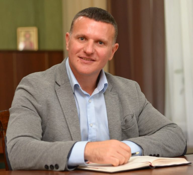 Анатолій Куртєв: «Нам необхідно терміново скликати сесію!»