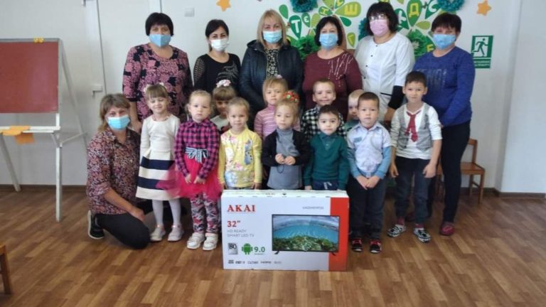 Шістдесят дитячих садочків отримали сучасні телевізори