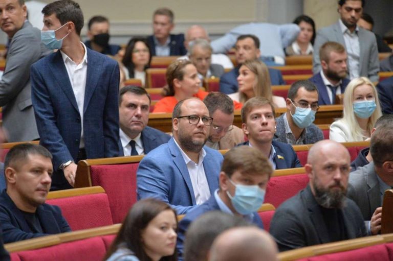 Нардепам выплатили более 3 млн грн компенсаций