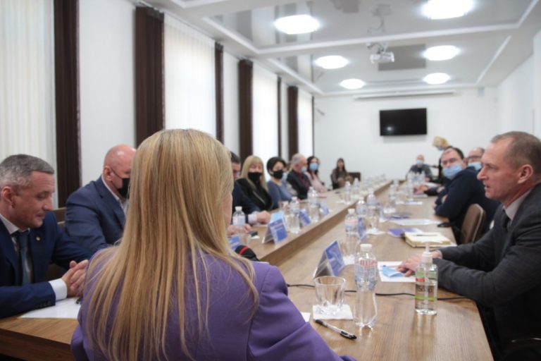 Круглий стіл у Василівці