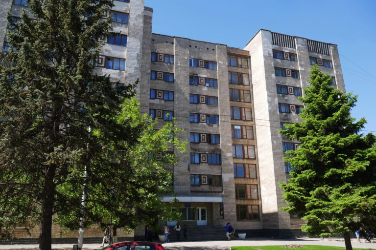 В студенческие общежития будут пускать только вакцинированных