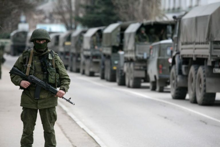 Зачем Россия стягивает войска на границу с Украиной