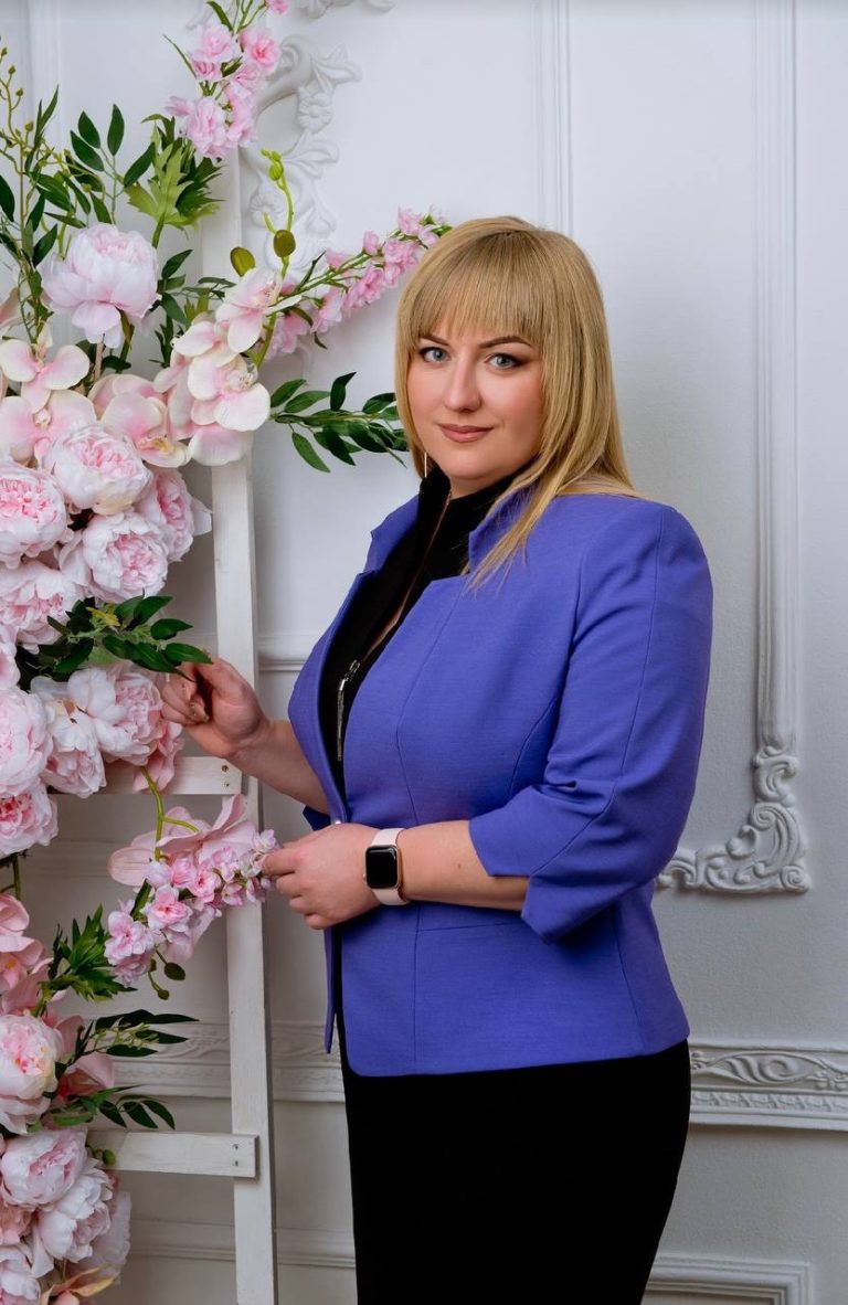 Депутат Наталія Кругляк вітає зі святами