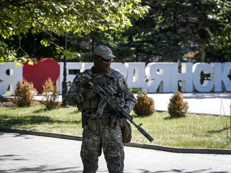 Бердянська окупаційна «міліція» пострілами розігнала пенсіонерів, що стояли у черзі за виплатами