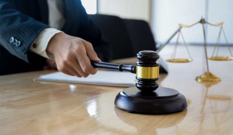 В Запоріжжі суди визнали невинуватим колишнього директора КСП «Запорізька ритуальна служба» Роберта Шулунова
