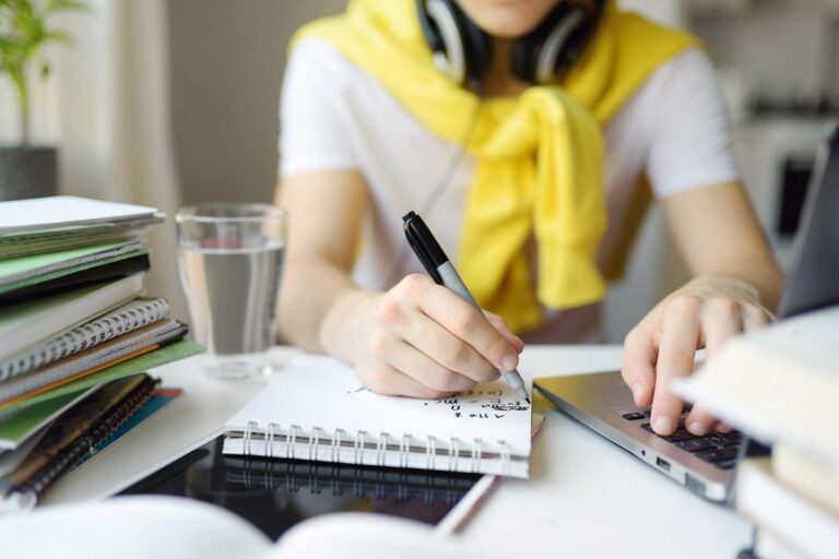 Українська та математика стануть обовʼязковими для вступу у виш