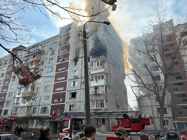 Ракетний удар по Запоріжжю: одна людина загинула, 25 госпіталізовано