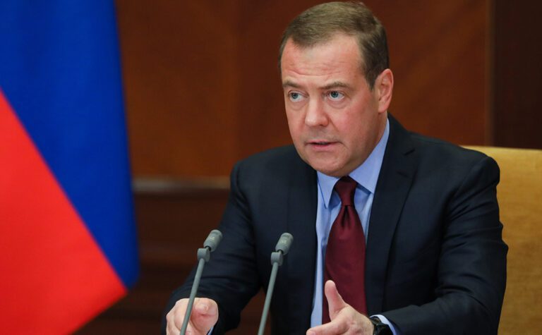 Відповідь на «Московію»: Медведєв запропонував перейменувати Україну
