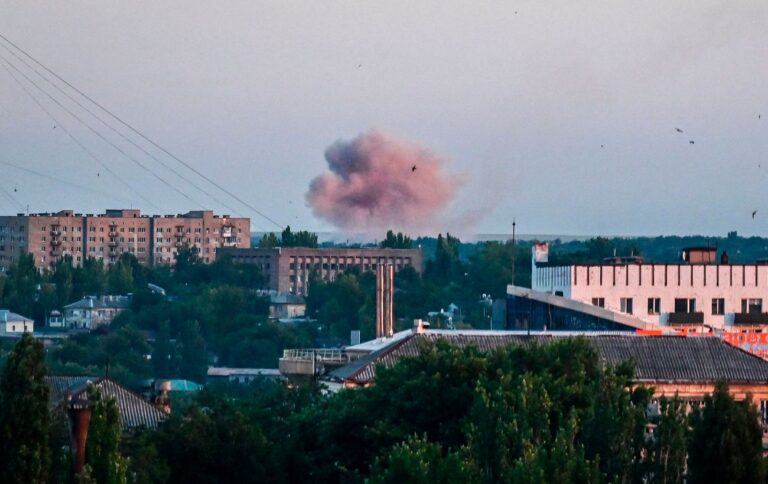 У Мелітополі пролунали вибухи: пошкоджено будівлю, де були розташовані «силові структури» окупантів