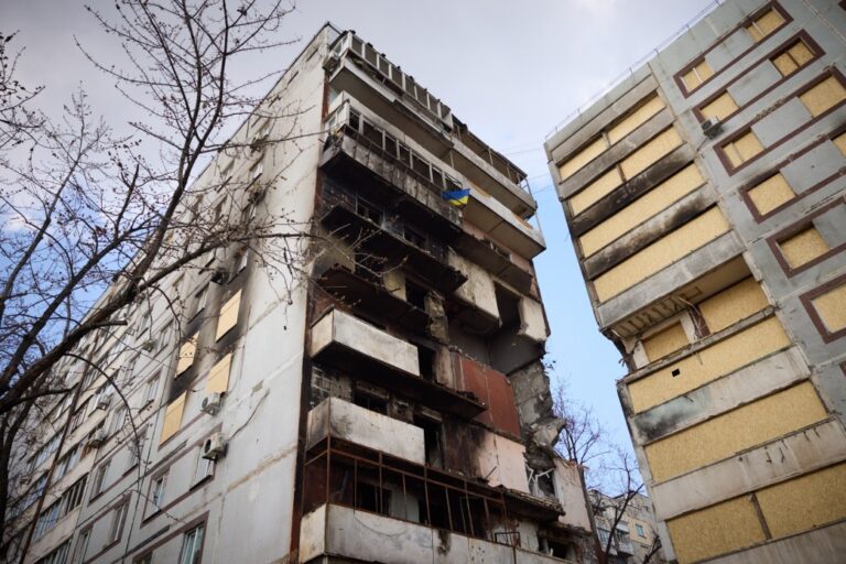 Є загроза обвалу запорізького будинку, по якому вдарили росіяни,  — ОП