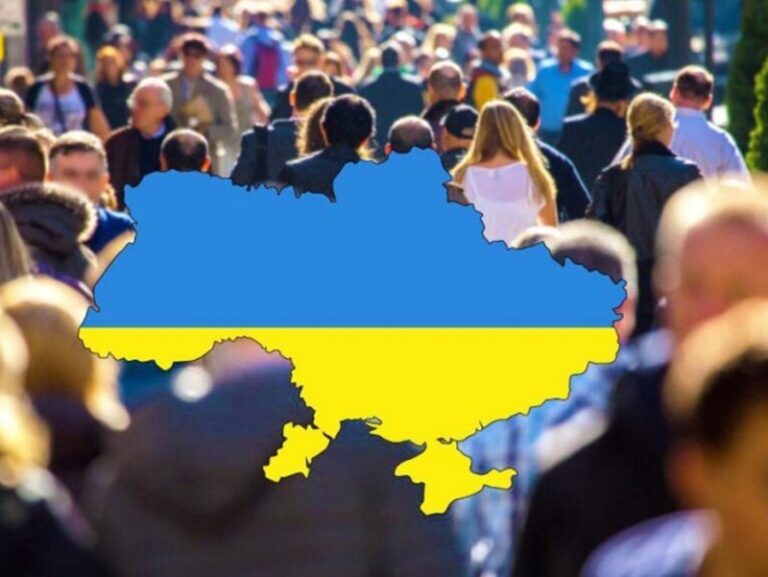 64% українців вважають, що необхідно визволяти всю Україну, включно з Кримом
