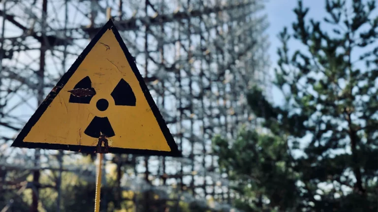 Імовірність аварії зростає: поблизу Запорізької АЕС активізувалися військові дії