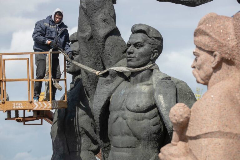 Тотальна дерусифікація: в Україні перейменували майже десять тисяч топонімів