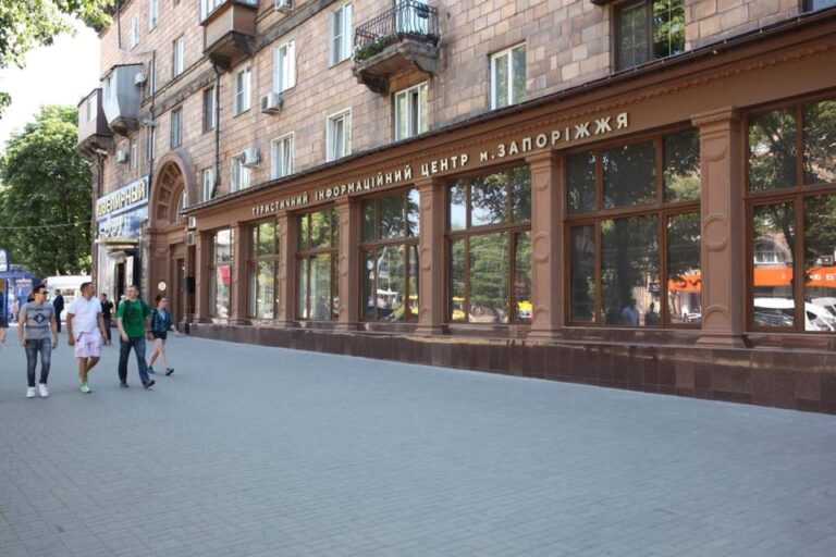 Туристичний інформаційний центр поновив роботу