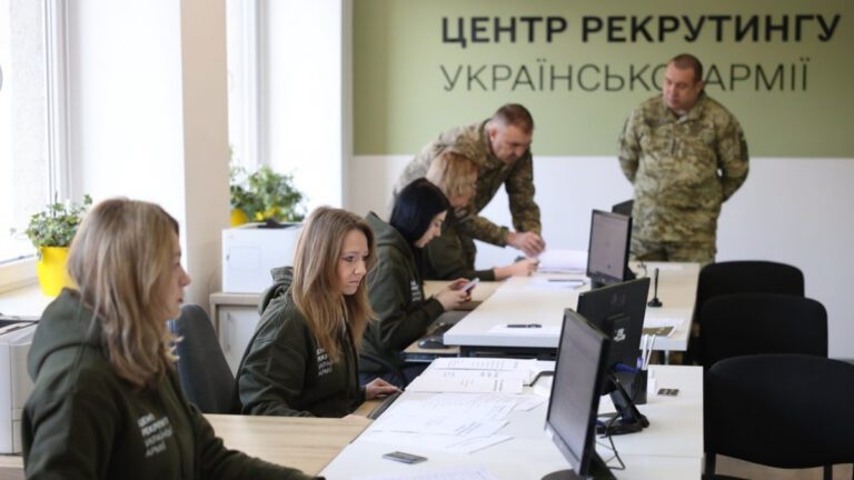 «Тут не вручатимуть повістки»: рекрутинговий центр ЗСУ відкриють у Запоріжжі