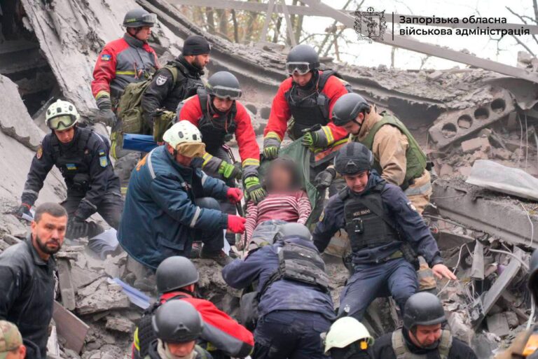 Росіяни атакували житловий квартал у Запоріжжі, зруйновано дитячий садок
