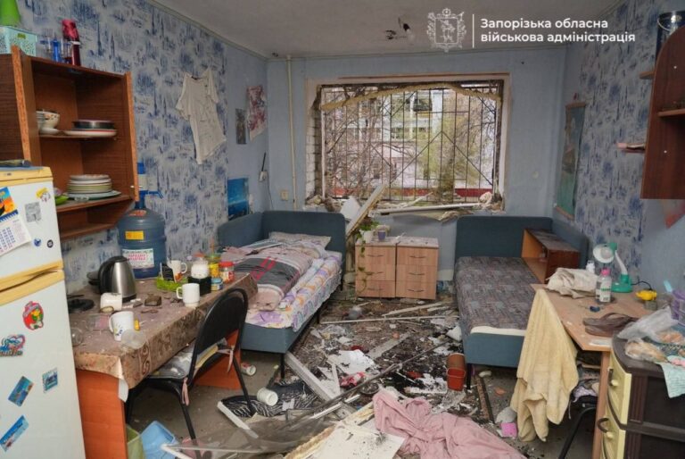 Вночі росіяни атакували Запоріжжя: по місту завдали три авіаудари