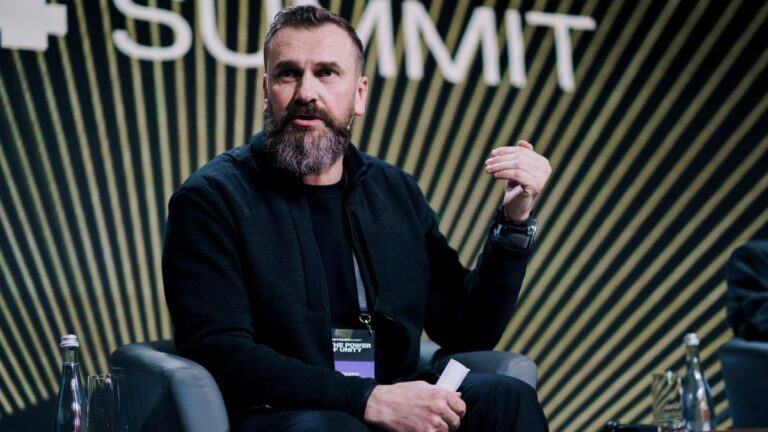 Вчителям піднімуть зарплати у 2025 році