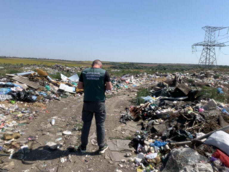 Екоінспектори виявили несанкціоноване сміттєзвалище у Запорізькому районі: сільрада має сплатити понад мільйон гривень штрафу