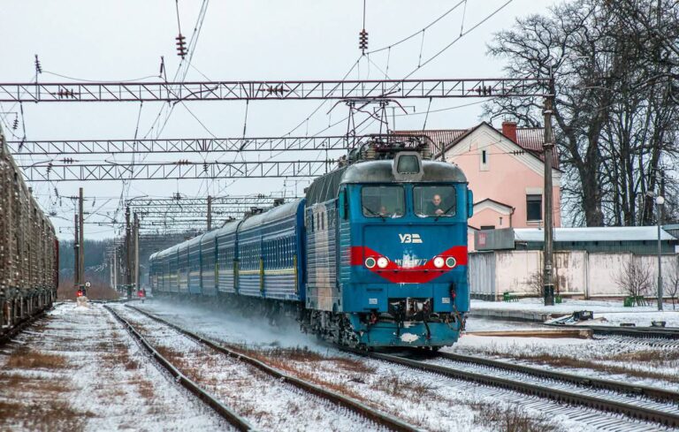 «Укрзалізниця» призначила додаткові поїзди на свята