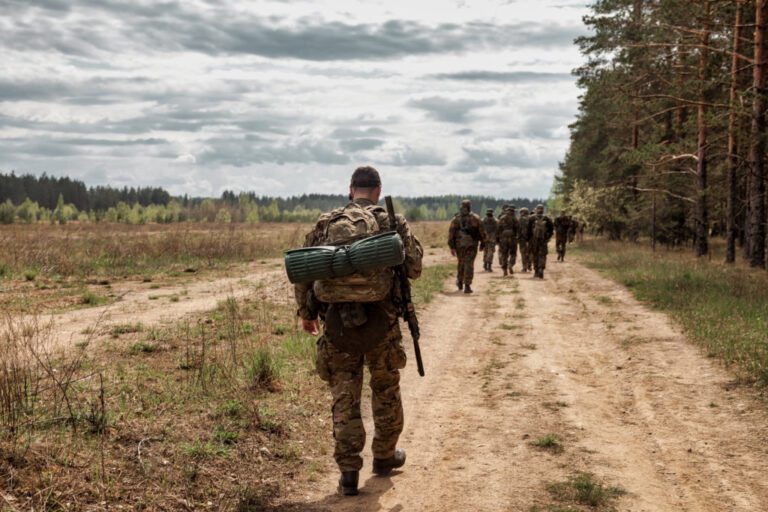 Президент підписав закон про добровільне повернення на службу після першого СЗЧ