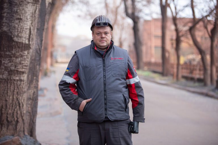 Понад 300 ветеранів війни після демобілізації повернулися до роботи на Запоріжсталь та інші запорізькі підприємства Групи Метінвест