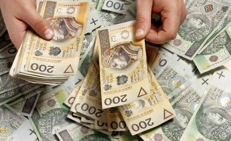 Польща планує обмежити допомогу українцям, які не працюють