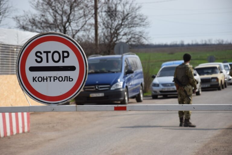 Кабінет міністрів змінив правила перетину кордону для чоловіків, які перевозять гуманітарні вантажі