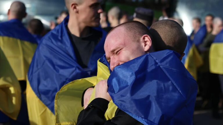 Один із найбільших обмінів: з російського полону звільнили ще 277 українців