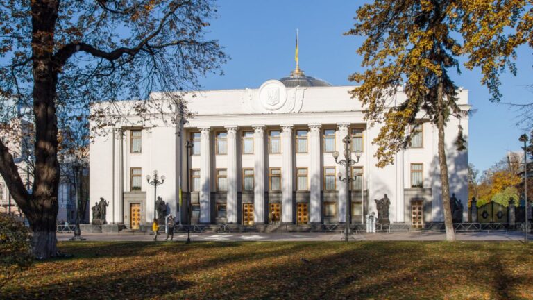 Президент пропонує продовжити воєнний стан та мобілізацію ще на 90 днів