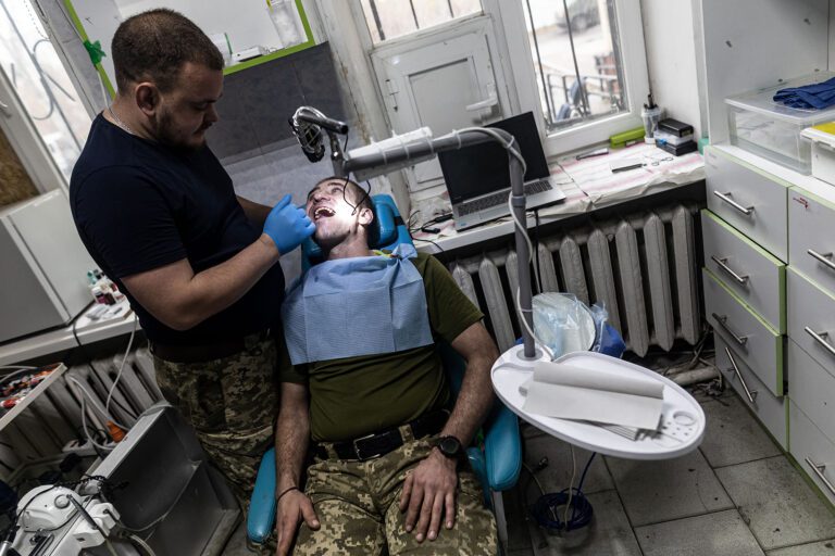 Запорізькі військові можуть безкоштовно лікувати зуби у поліклініках №1 та №5