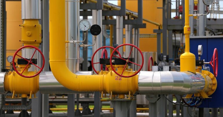 ЄС планує повністю відмовитися від російського газу до 2027 року – Bloomberg