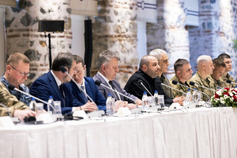 Можливе відновлення переговорів: Москва пропонує зустріч у Стамбулі