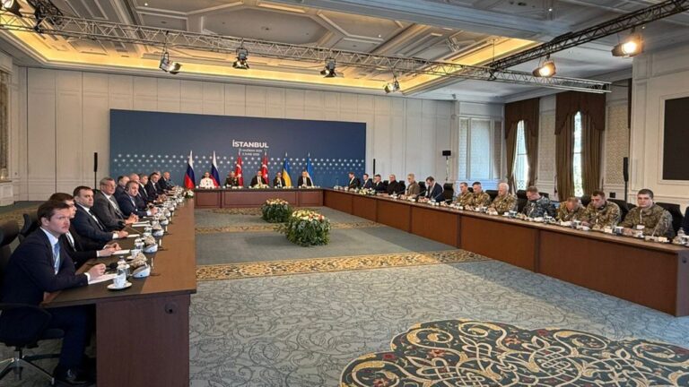 Україна і Росія завершили переговори у Стамбулі: про що домовились