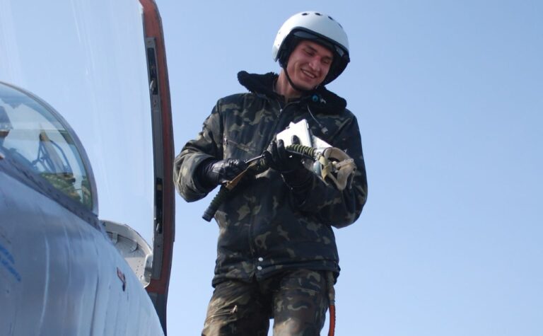 Відбиваючи атаку РФ, загинув пілот F-16 Максим Устименко