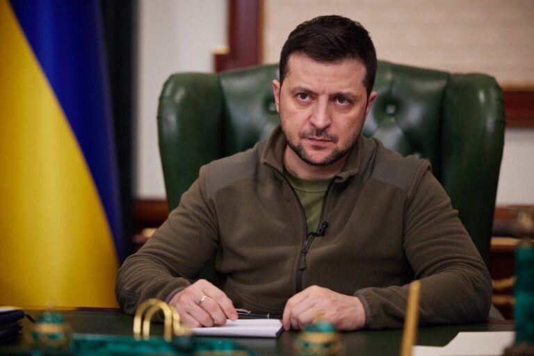 Зеленський підписав закони про продовження воєнного стану та мобілізації