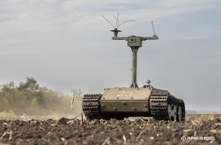 Україна створює перший у світі батальйон безпілотних наземних комплексів